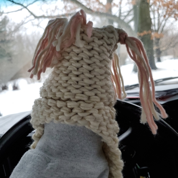 Crotchet unicorn hat with scarf/ mittens - Picture 2 of 3